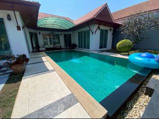 Villa zur Miete und zum Kauf mit 3 Zimmer in Bang Lamung, Chonburi