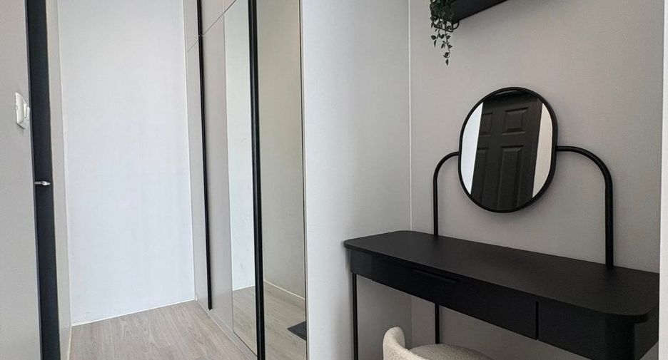 For rent 3 bedrooms condo in Ratchathewi, Bangkok