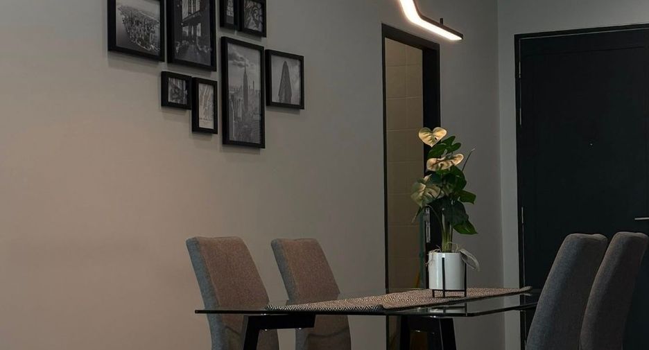 For rent 3 bedrooms condo in Ratchathewi, Bangkok