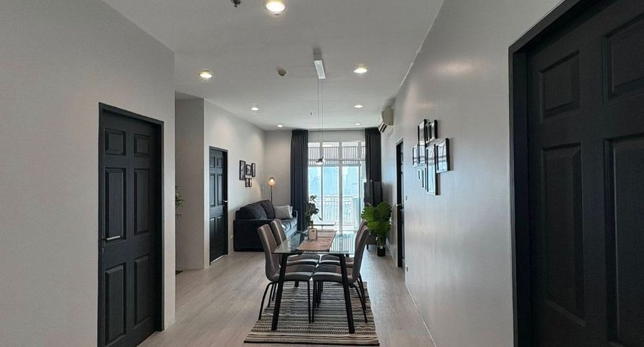 For rent 3 bedrooms condo in Ratchathewi, Bangkok