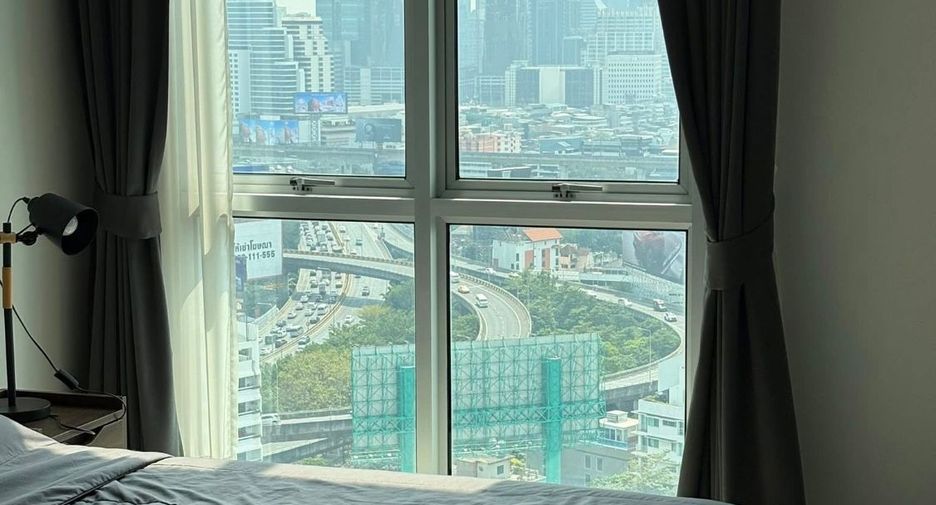 For rent 3 bedrooms condo in Ratchathewi, Bangkok