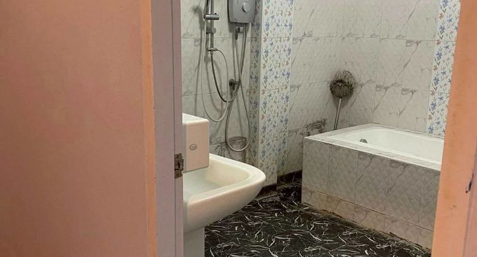 For sale 6 bedrooms house in Bang Lamung, Chonburi