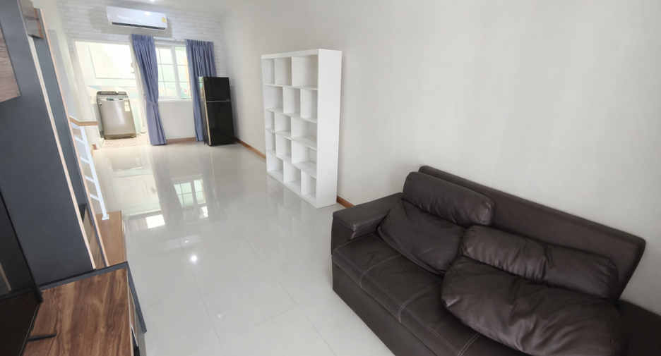 For sale 4 bedrooms townhouse in Khlong Luang, Pathum Thani