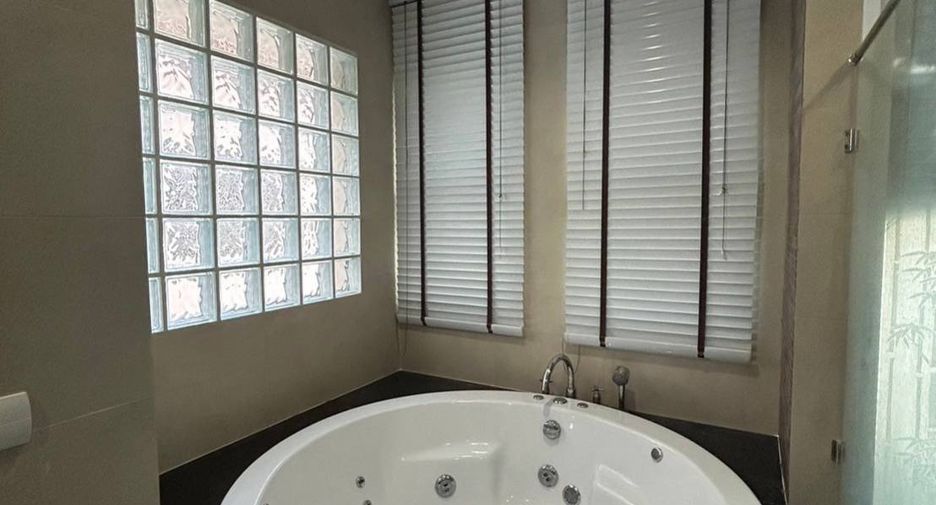 For rent そして for sale 5 ベッドルーム house in Bueng Kum, Bangkok