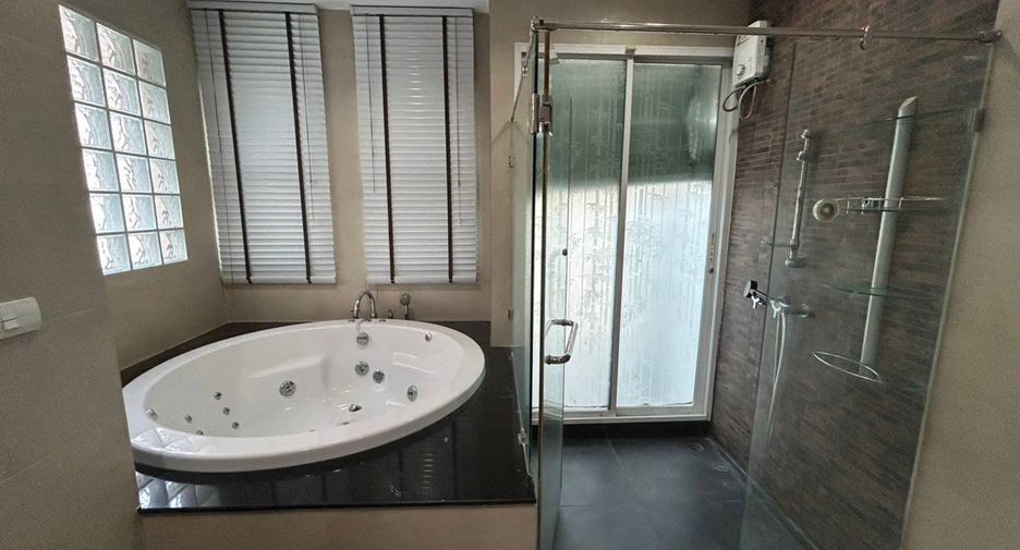 For rent そして for sale 5 ベッドルーム house in Bueng Kum, Bangkok