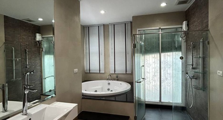 For rent そして for sale 5 ベッドルーム house in Bueng Kum, Bangkok