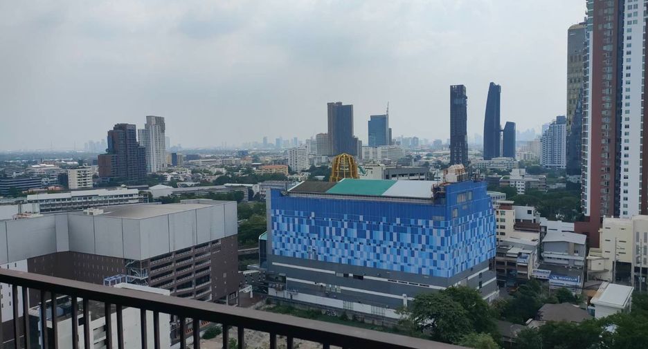 For rent 2 bedrooms condo in Khlong Toei, Bangkok