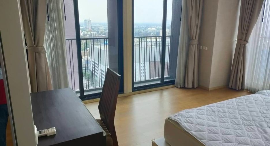 For rent 2 bedrooms condo in Khlong Toei, Bangkok