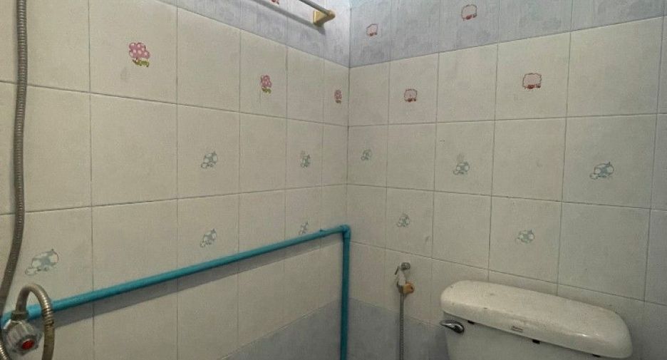 For sale 2 bedrooms townhouse in Mueang Samut Sakhon, Samut Sakhon
