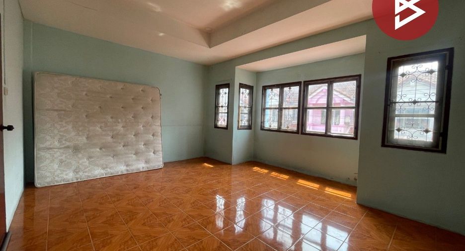 For sale 2 bedrooms townhouse in Mueang Samut Sakhon, Samut Sakhon