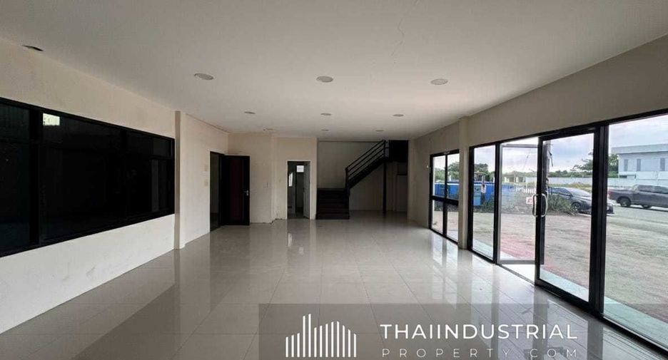 For rent warehouse in Ban Bueng, Chonburi