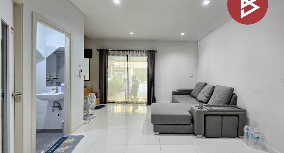 For sale 4 bedrooms townhouse in Mueang Chachoengsao, Chachoengsao
