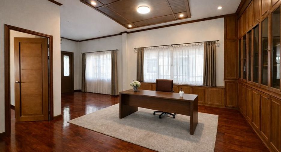 For sale 5 bedrooms house in Mueang Chiang Mai, Chiang Mai