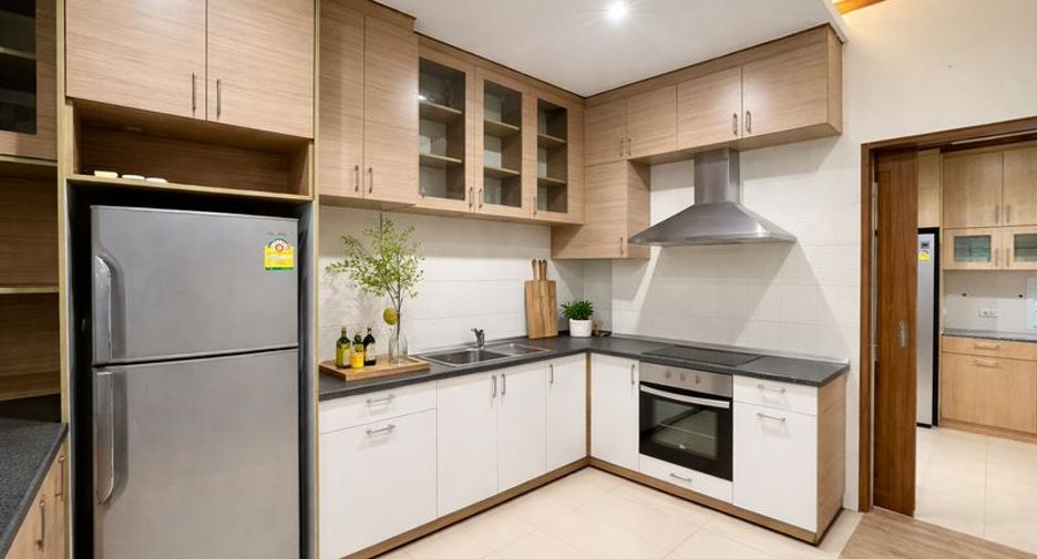 For sale 5 bedrooms house in Mueang Chiang Mai, Chiang Mai