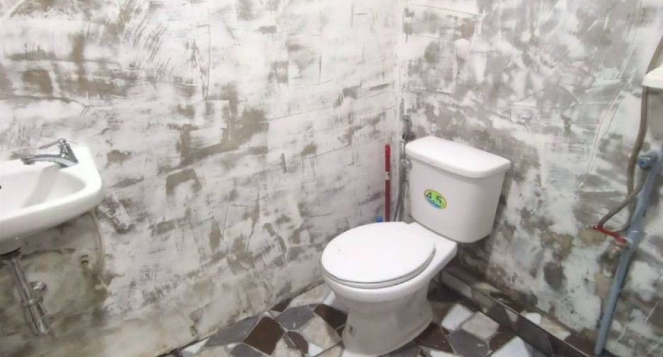 For sale 2 bedrooms townhouse in Bang Sao Thong, Samut Prakan