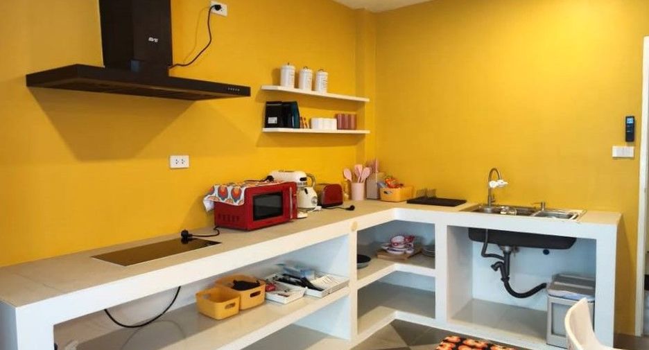 For rent 4 bedrooms house in Sathon, Bangkok