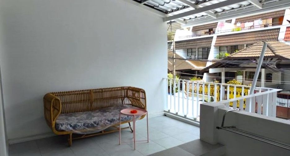 For rent 4 bedrooms house in Sathon, Bangkok