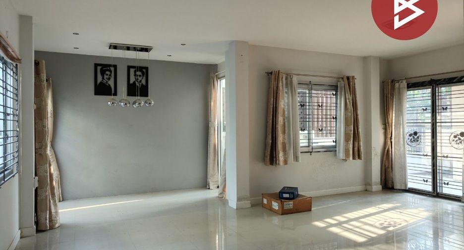 For sale 3 ベッドルーム house in Mueang Chon Buri, Chonburi