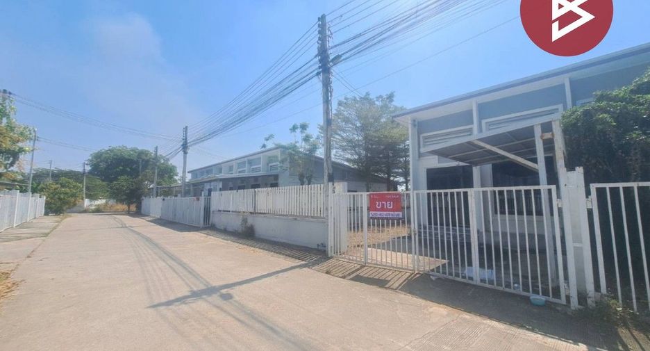 For sale 2 bedrooms townhouse in Mueang Nakhon Sawan, Nakhon Sawan