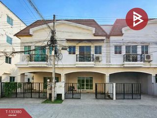 Casa adosada en venta de 3 habitaciones en Ban Pho, Chachoengsao