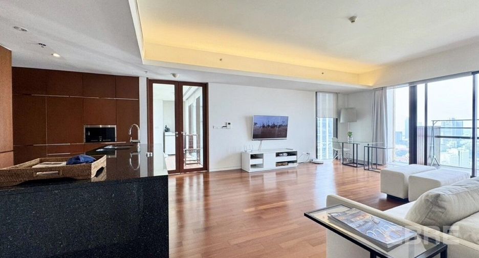 For rent and for sale 2 bedrooms condo in Pathum Wan, Bangkok