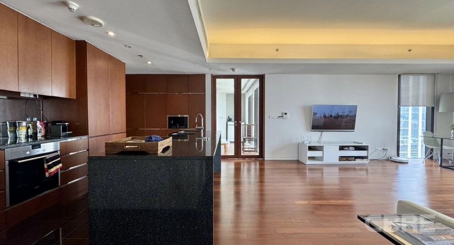 For rent and for sale 2 bedrooms condo in Pathum Wan, Bangkok