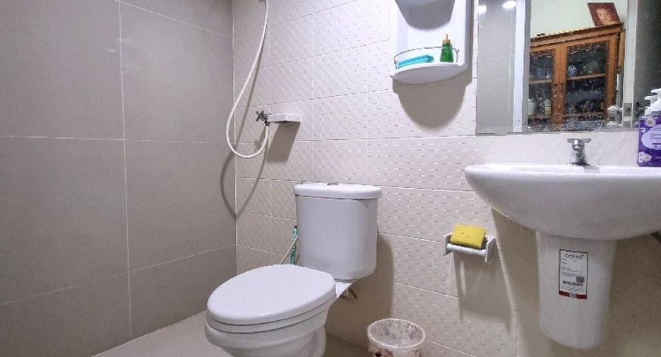 For sale 3 ベッドルーム townhouse in Si Racha, Chonburi