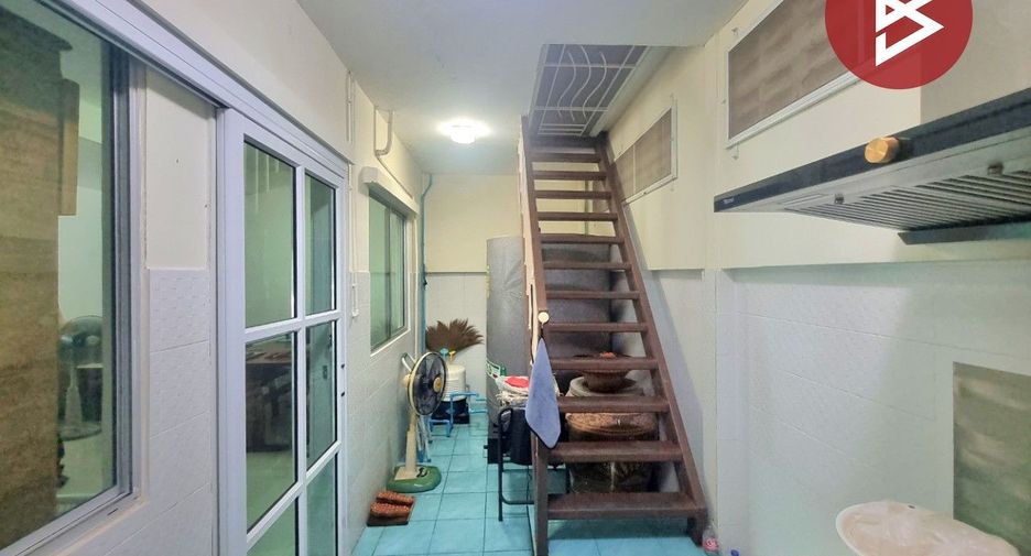 For sale 3 ベッドルーム townhouse in Si Racha, Chonburi