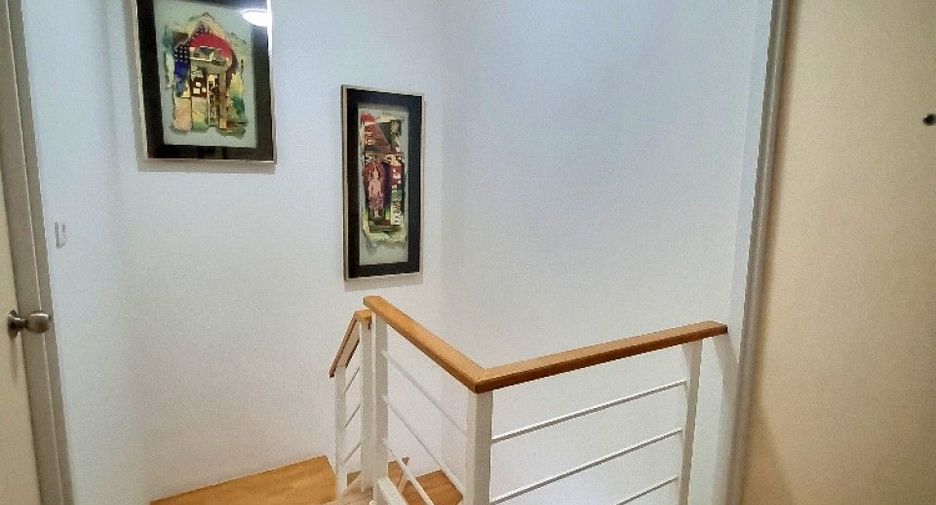 For sale 3 ベッドルーム townhouse in Si Racha, Chonburi
