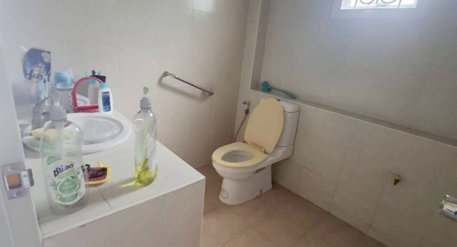 For sale 3 bedrooms house in Thawi Watthana, Bangkok