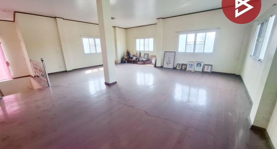 For sale 3 bedrooms house in Thawi Watthana, Bangkok