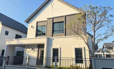 À louer et à vendre 4 chambres maison à Bang Phli, Samut Prakan
