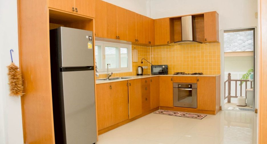 À louer et à vendre 6 chambres villa à Bang Lamung, Chonburi