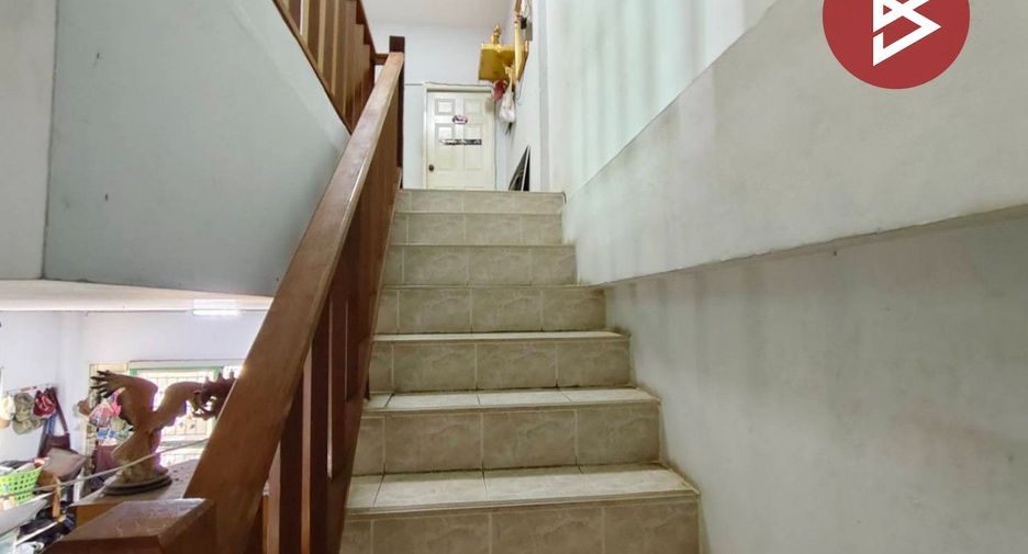 For sale 3 bedrooms townhouse in Mueang Samut Sakhon, Samut Sakhon
