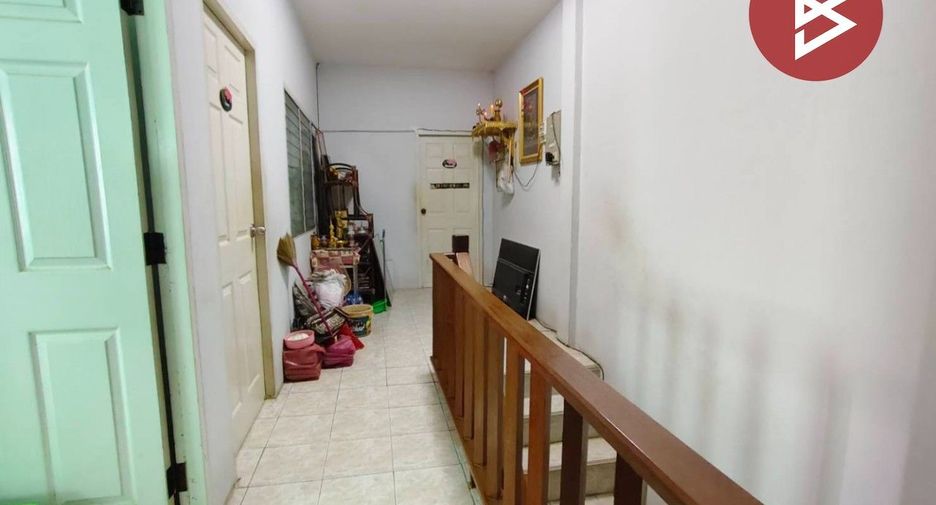For sale 3 bedrooms townhouse in Mueang Samut Sakhon, Samut Sakhon