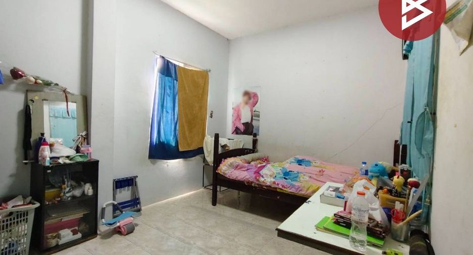 For sale 3 bedrooms townhouse in Mueang Samut Sakhon, Samut Sakhon