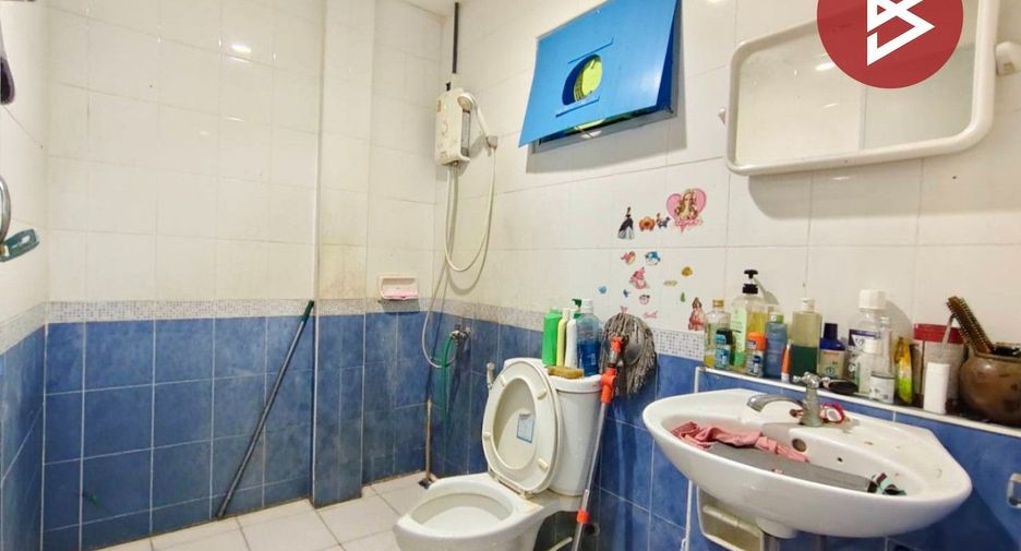 For sale 3 bedrooms townhouse in Mueang Samut Sakhon, Samut Sakhon