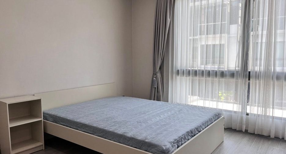 Casa adosada en alquiler y en venta de 3 habitaciones en Lat Phrao, Bangkok