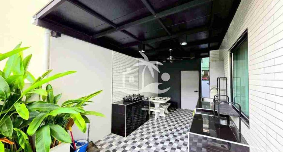 出租 4 卧室 独立屋 在 Bang Lamung, Chon Buri