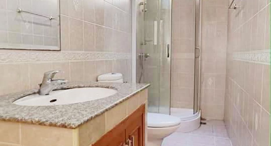 For rent and for sale 3 bedrooms house in Bang Lamung, Chonburi