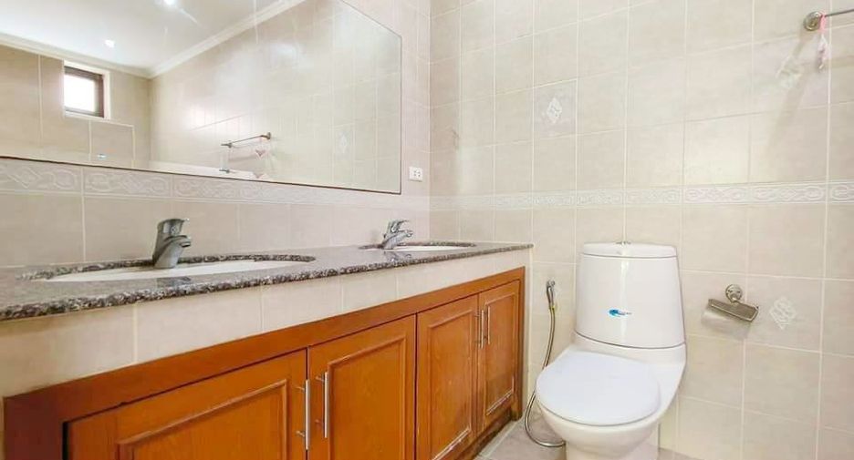 For rent and for sale 3 bedrooms house in Bang Lamung, Chonburi