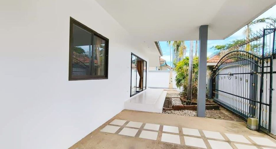For rent and for sale 3 bedrooms house in Bang Lamung, Chonburi