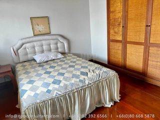 For sale 3 bedrooms condo in Khlong Toei, Bangkok