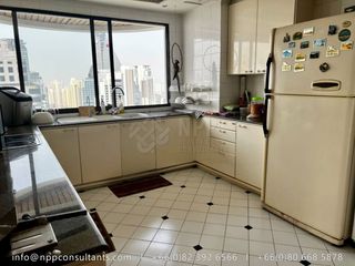 For sale 3 bedrooms condo in Khlong Toei, Bangkok