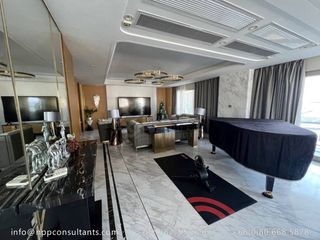 For sale 3 bedrooms condo in Khlong Toei, Bangkok