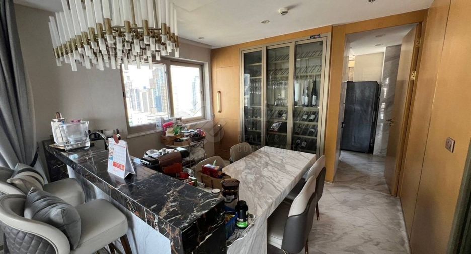 For sale 3 bedrooms condo in Khlong Toei, Bangkok