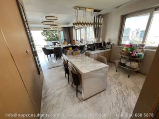 For sale 3 bedrooms condo in Khlong Toei, Bangkok
