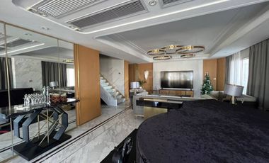 For sale 3 bedrooms condo in Khlong Toei, Bangkok