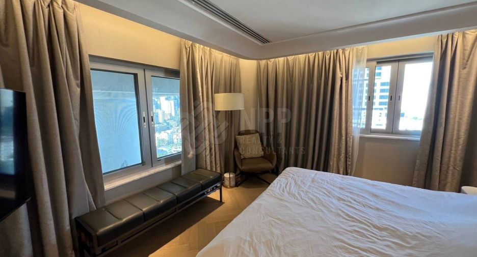 For sale 3 bedrooms condo in Khlong Toei, Bangkok