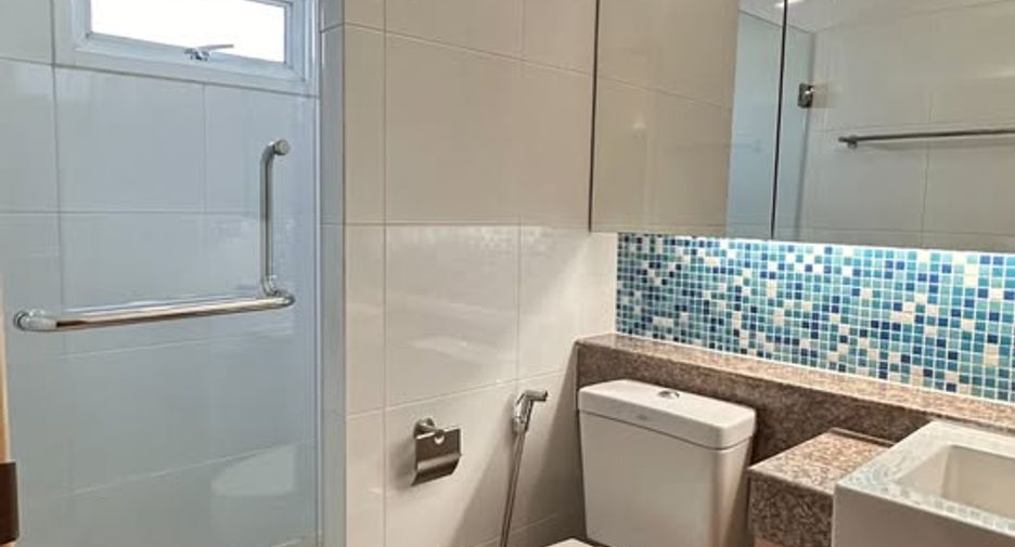 Wohnung zur Miete und zum Kauf mit 2 Zimmer in Phra Khanong, Bangkok